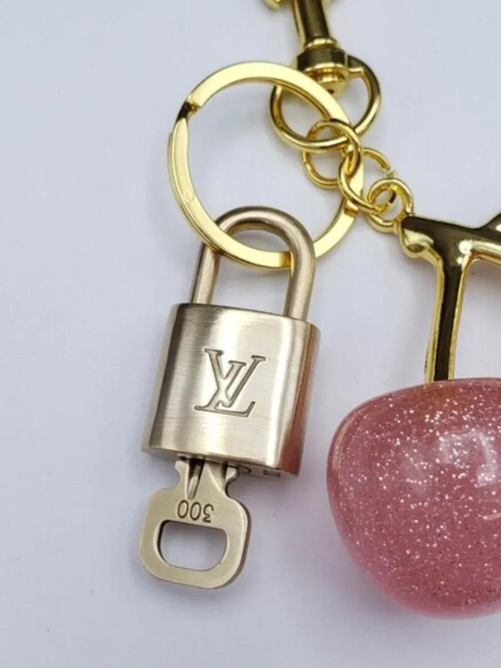 LV Gold Padlock & Key 🔒 Authentic Louis Vuitton Bag Unbranded Apple Charm